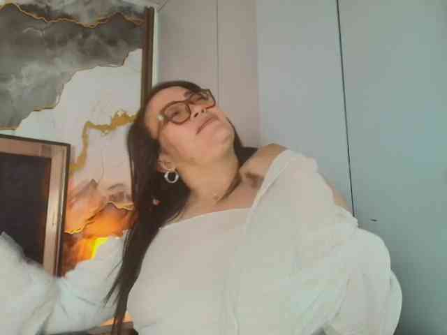 ANGELIKSALAZAR