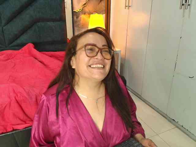 ANGELIKSALAZAR
