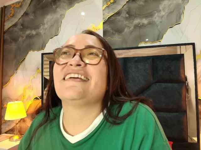 ANGELIKSALAZAR ANGELIKSALAZAR
