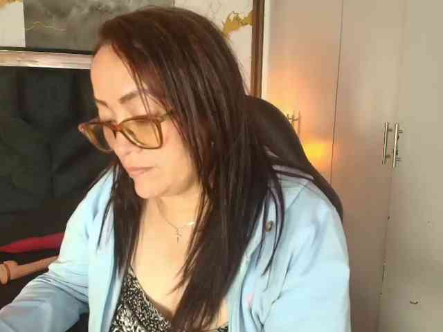 ANGELIKSALAZAR webcam