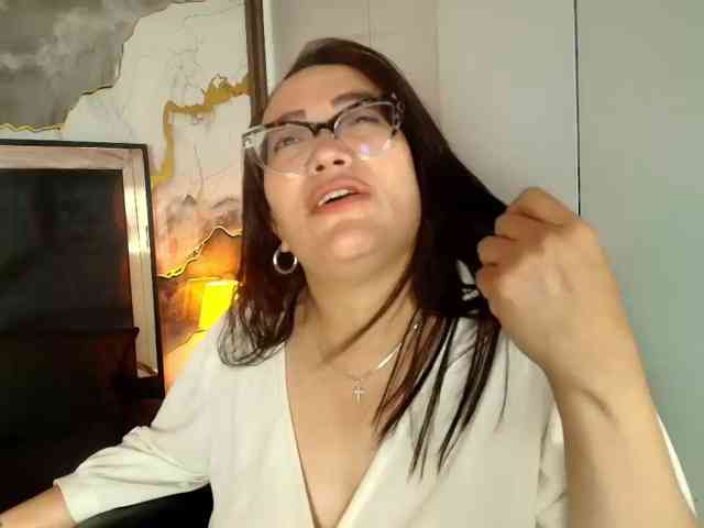 ANGELIKSALAZAR