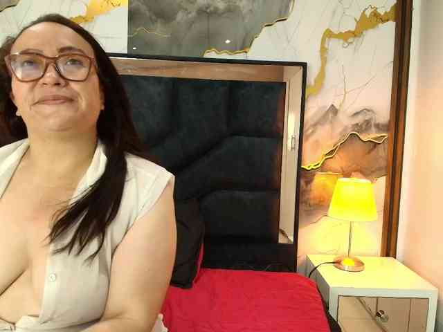 ANGELIKSALAZAR