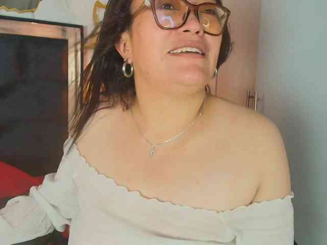ANGELIKSALAZAR