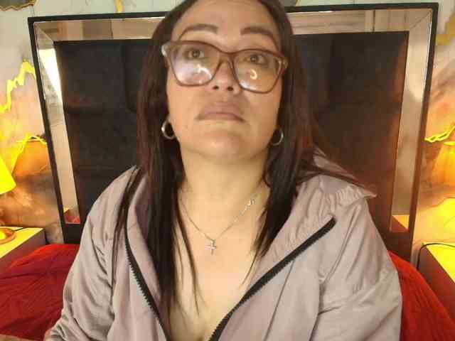 ANGELIKSALAZAR