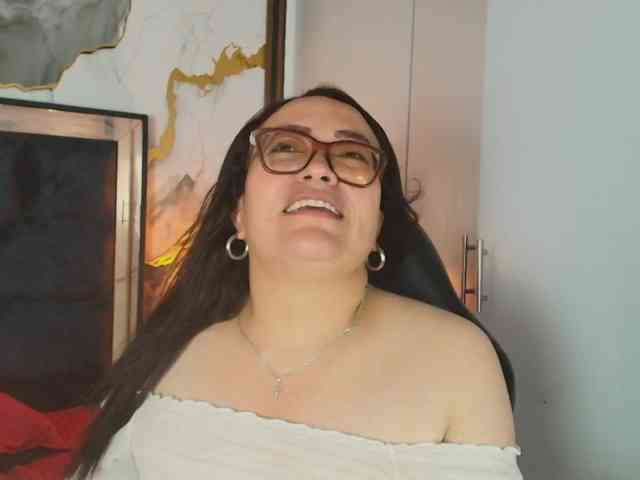 ANGELIKSALAZAR webcam
