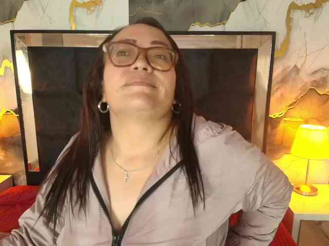 ANGELIKSALAZAR