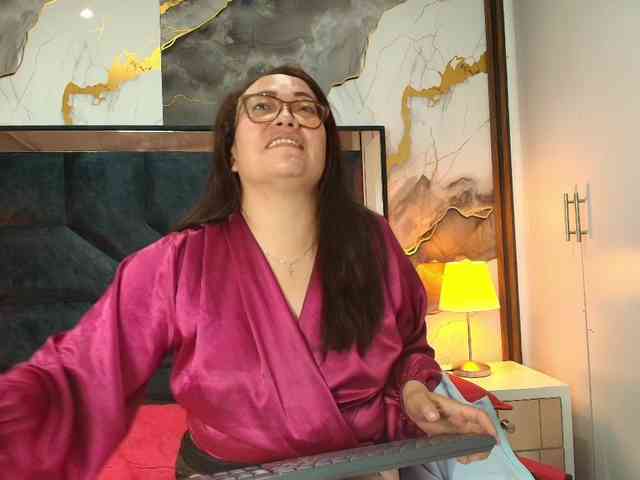 ANGELIKSALAZAR