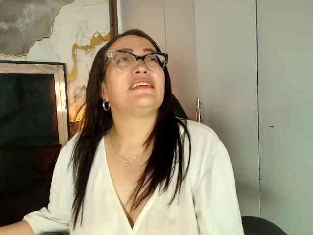 ANGELIKSALAZAR webcam