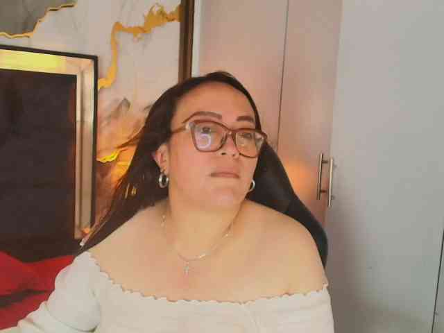 ANGELIKSALAZAR