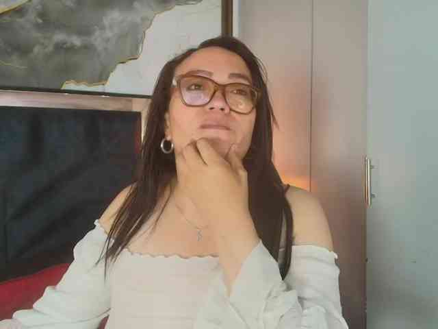 ANGELIKSALAZAR webcam