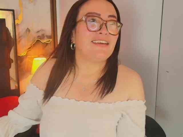 ANGELIKSALAZAR