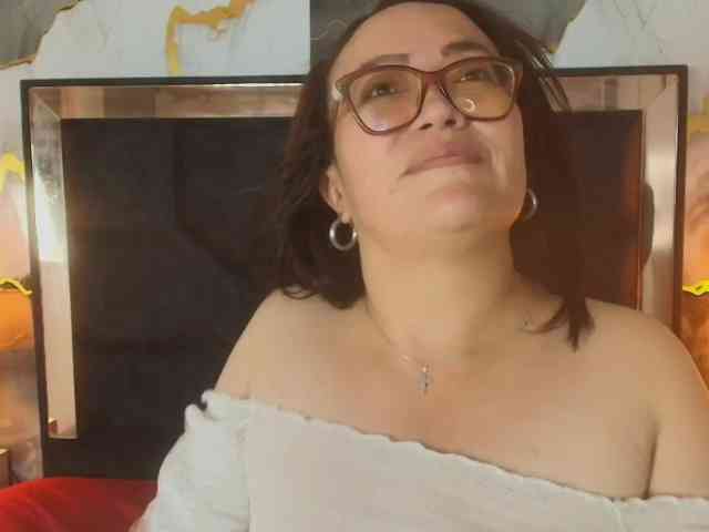 ANGELIKSALAZAR webcam