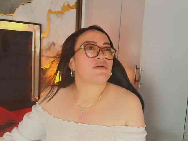 ANGELIKSALAZAR webcam
