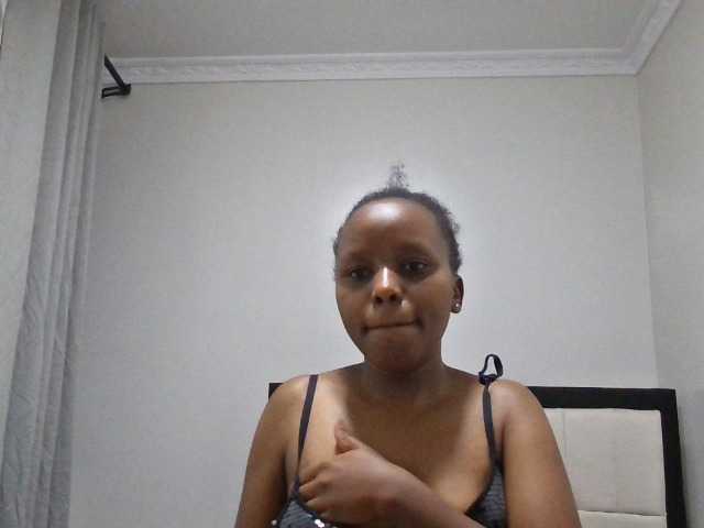 Sexyelias live cam on BongaCams