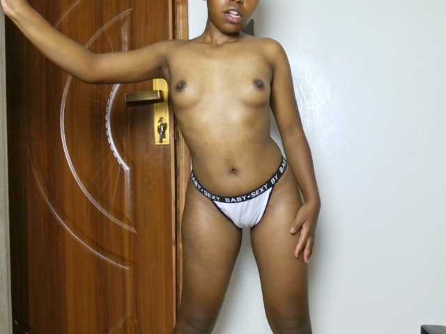 Sexyelias live cam on BongaCams