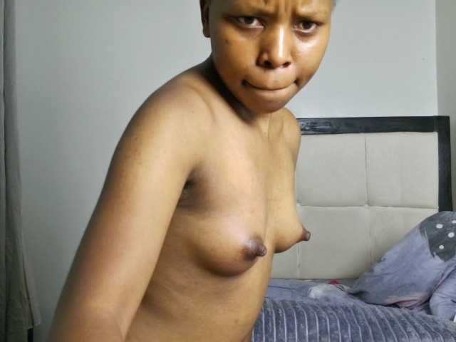 Sexyelias live cam on BongaCams