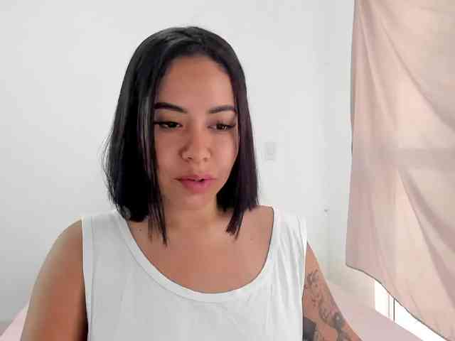 VictoriaZahir webcam
