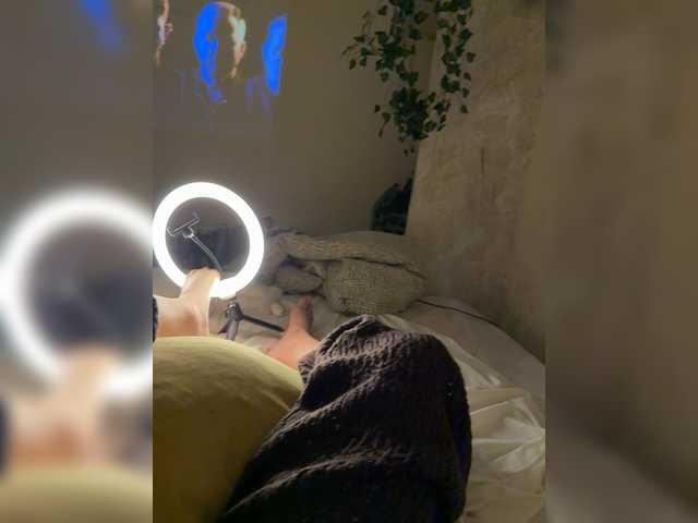MoonlitSin live cam preview