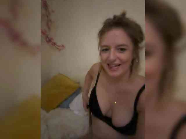 MoonlitSin's webcam live show