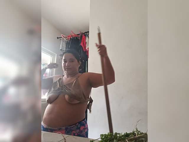Ninaal13 live cam on BongaCams