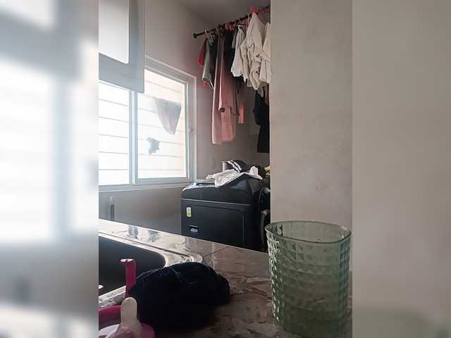 Ninaal13 live cam preview