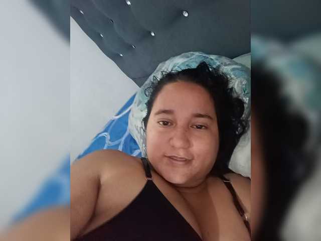 Ninaal13 live cam on BongaCams