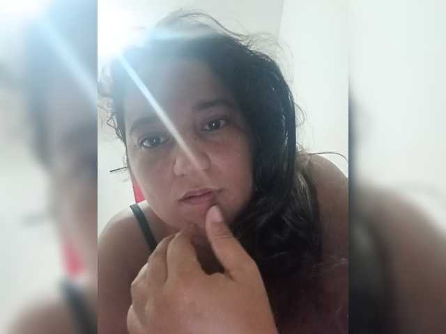 Ninaal13 live cam on BongaCams