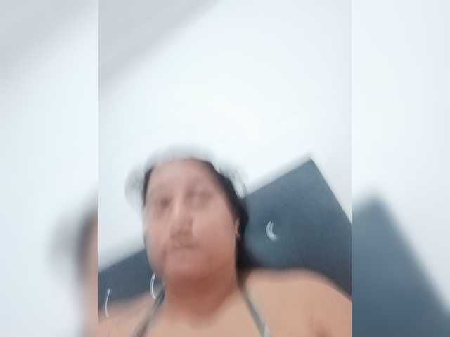 Ninaal13 live cam on BongaCams