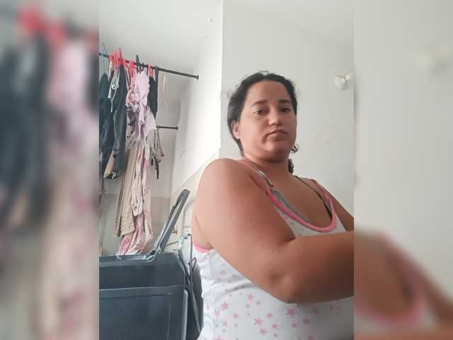 Ninaal13 live cam on BongaCams