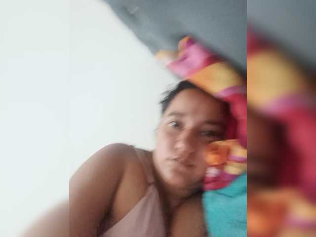 Ninaal13 live cam on BongaCams