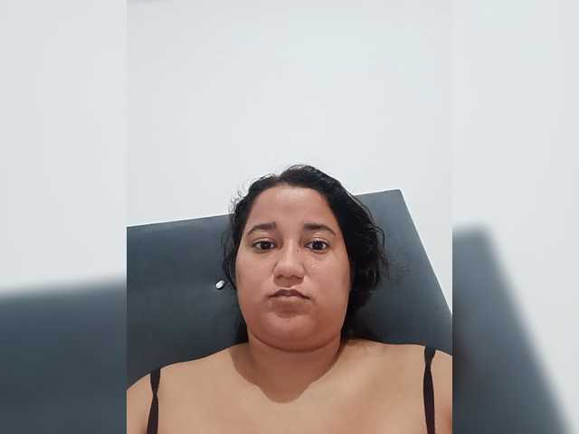Ninaal13 live cam on BongaCams