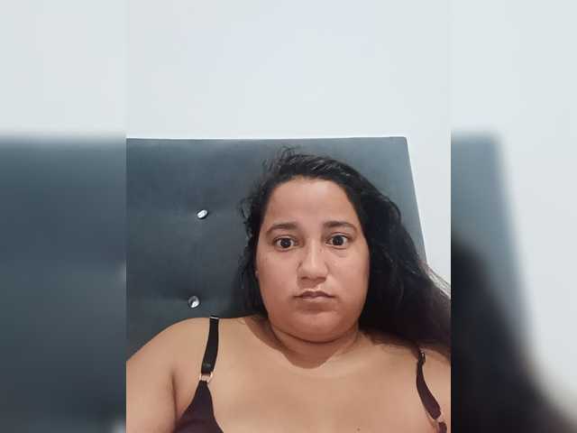 Ninaal13 live cam preview