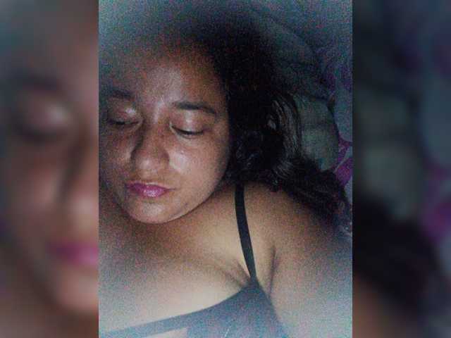 Ninaal13 live cam on BongaCams