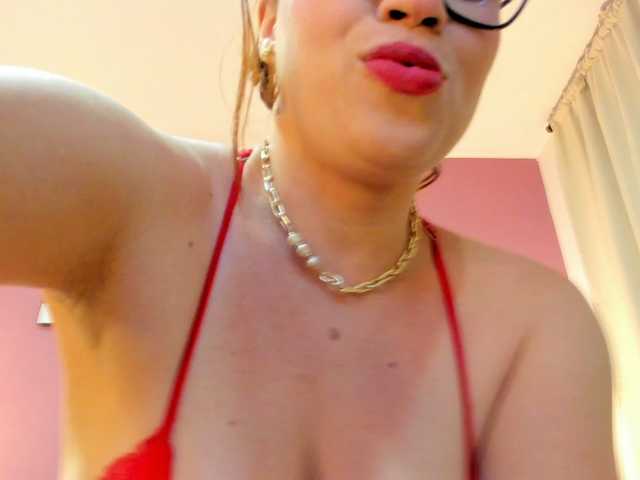 MadissonMiller live cam on BongaCams