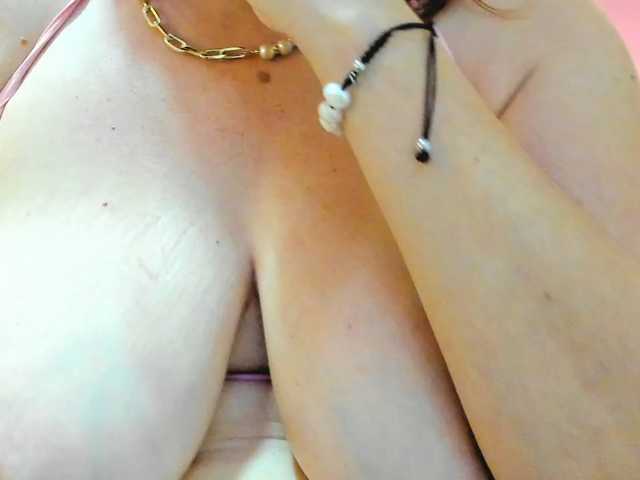 MadissonMiller live cam on BongaCams