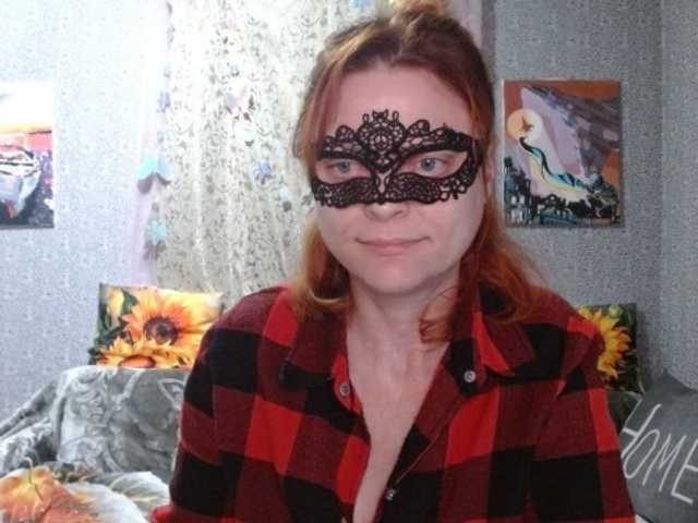 KISS-Lina live cam on BongaCams