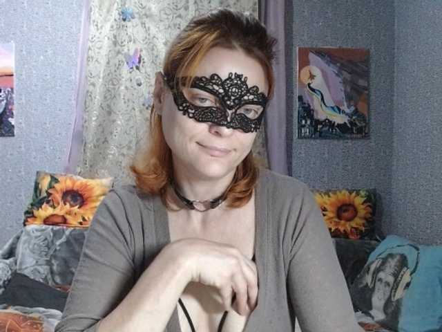 KISS-Lina live cam on BongaCams
