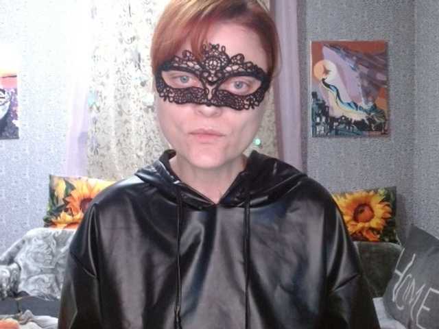 KISS-Lina live cam on BongaCams