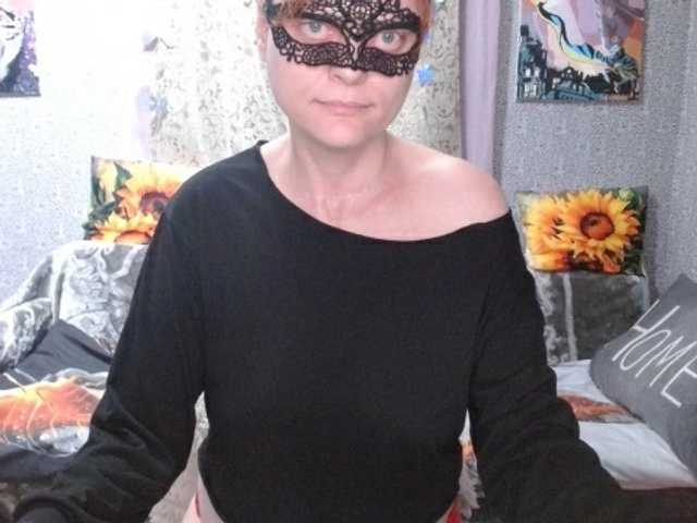 KISS-Lina live cam on BongaCams