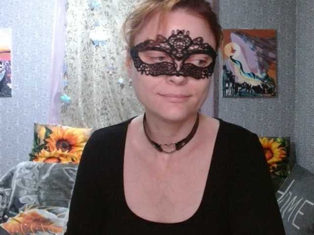 KISS-Lina live cam on BongaCams