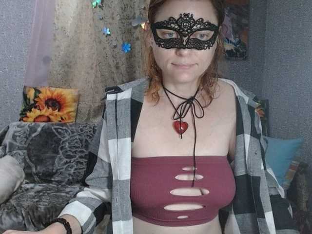KISS-Lina live cam on BongaCams