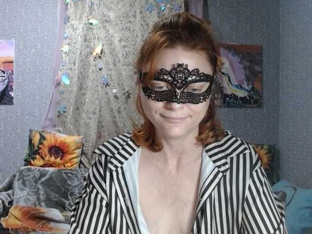 KISS-Lina live cam on BongaCams