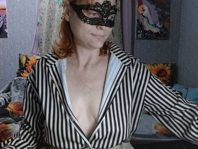 KISS-Lina live cam on BongaCams