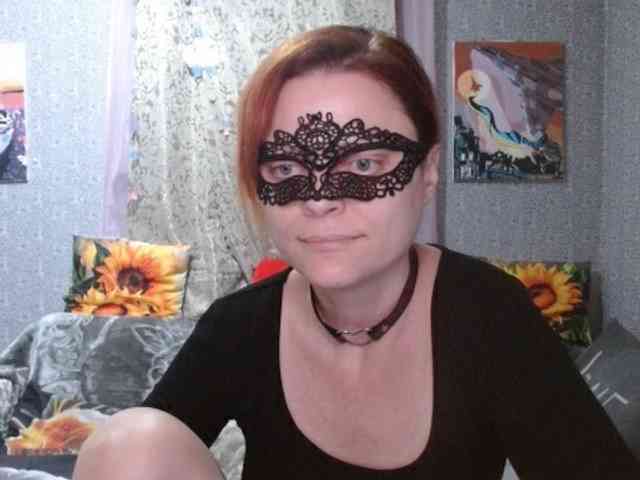 KISS-Lina Live Webcam on BongaCams