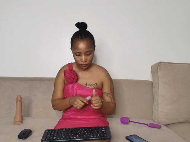 LillyKLove live cam preview