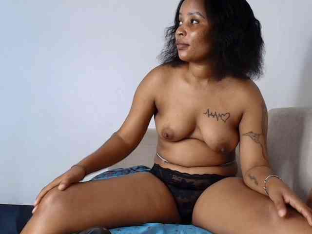LillyKLove webcam