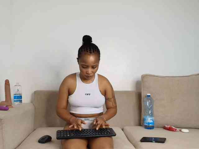 LillyKLove webcam