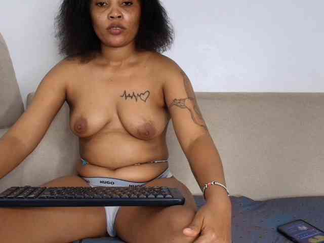 LillyKLove webcam