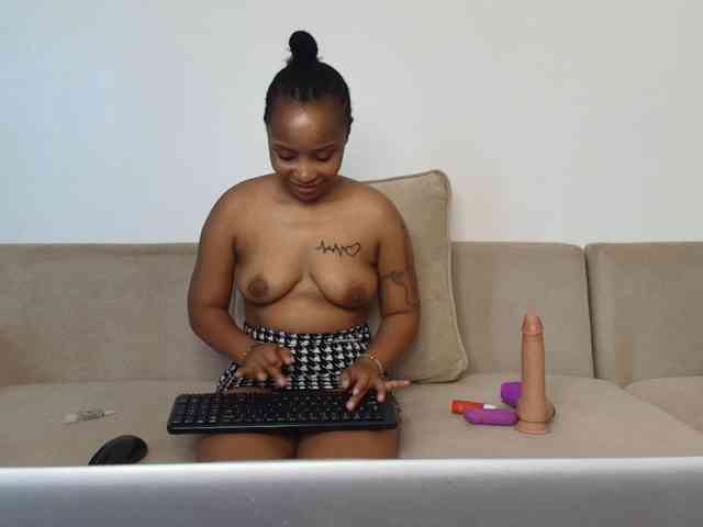 LillyKLove webcam