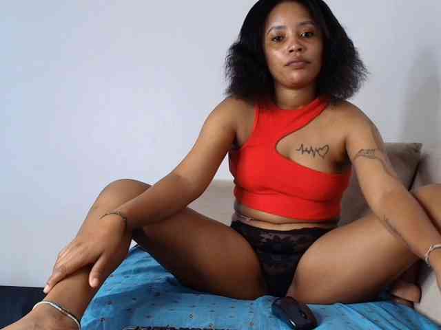 LillyKLove webcam